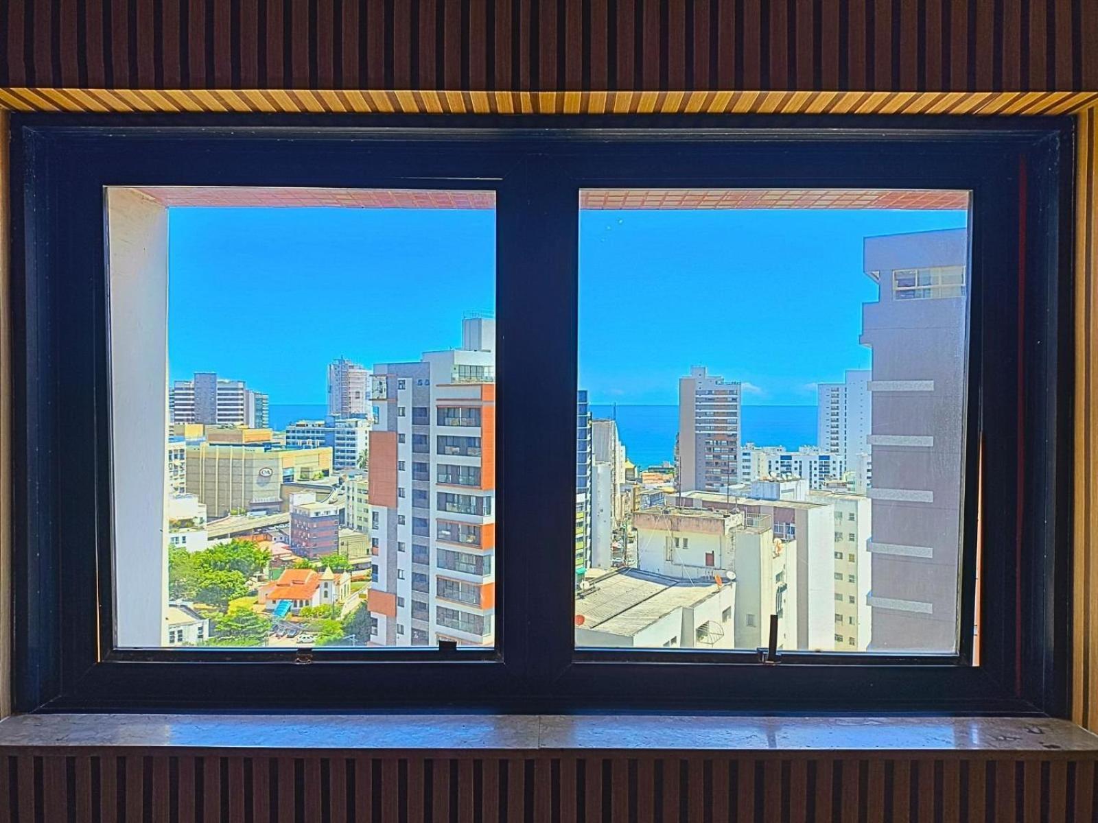 Lindo Vista Mar Completo Com Piscina No Rooftop Do Edf, Proximo Ao Porto Da Barra